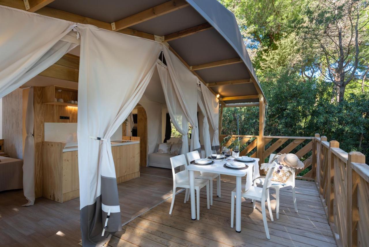 Camping Il Capannino Glamping Village マリーナ・ディ・ビッボーナ エクステリア 写真