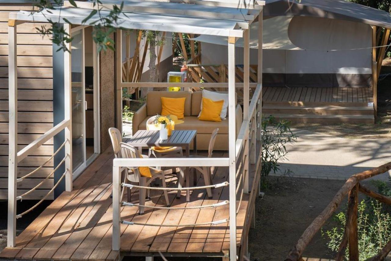 Camping Il Capannino Glamping Village マリーナ・ディ・ビッボーナ エクステリア 写真